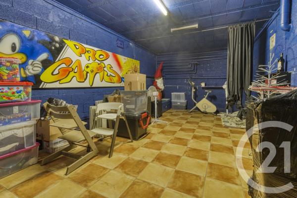 Maison à vendre  9 pièces - 283 m 2   VILLENEUVE LES AVIGNON  - 30