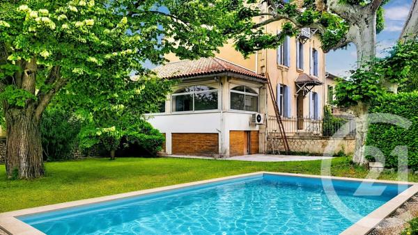 Maison à vendre  9 pièces - 283 m 2   VILLENEUVE LES AVIGNON  - 30