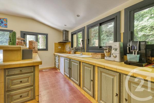 Maison à vendre  9 pièces - 283 m 2   VILLENEUVE LES AVIGNON  - 30