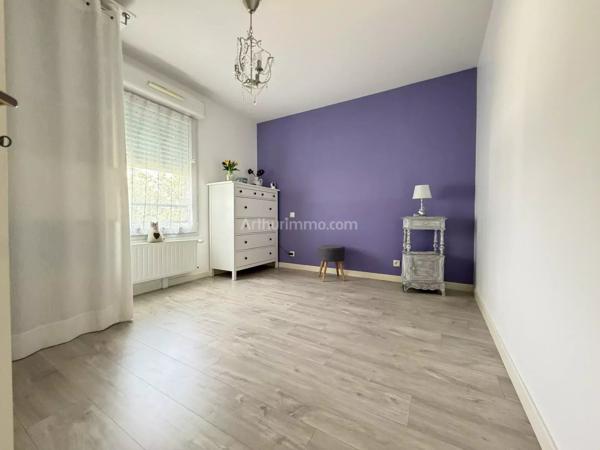 Vente                                                      Appartement
                        
                     3 pièces                      76 m2                     à Auray