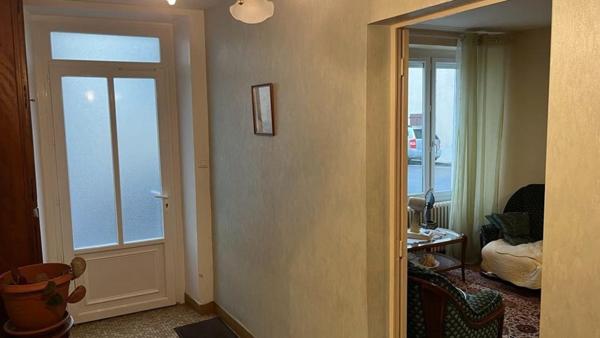 Nouveauté au cœur de Mansle, maison habitable immédiatement.