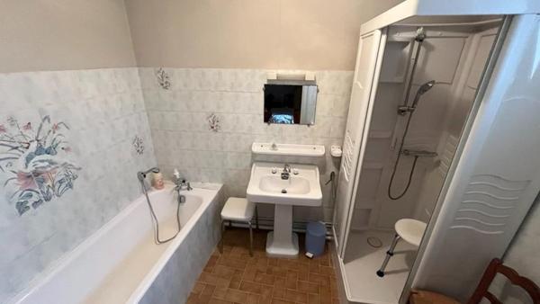 Nouveauté au cœur de Mansle, maison habitable immédiatement.