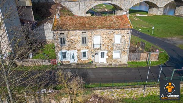 Vente                                                      Appartement
                        
                     3 pièces                      84 m2                     à Retournac