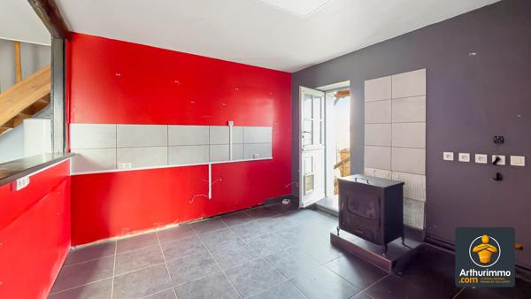 Vente                                                      Appartement
                        
                     3 pièces                      84 m2                     à Retournac