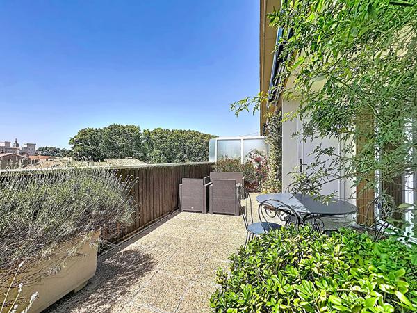 Intra-Muros T2 d'exception, terrasse panoramique garage et cave