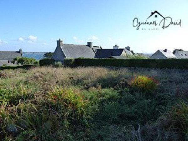 TERRAIN D'EXCEPTION SUR L'ÎLE DE BATZ AVEC VUE MER - CONSTRUCTIBLE - CU OPERATIONNEL - 1 054 M2