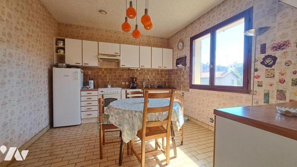 MAISON SUR SOUS-SOL 4 CHAMBRES