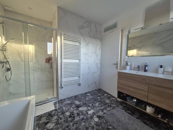 PROPRIETE DE 241 M2 HABITABLE SUR UN TERRAIN DE 3900 M2