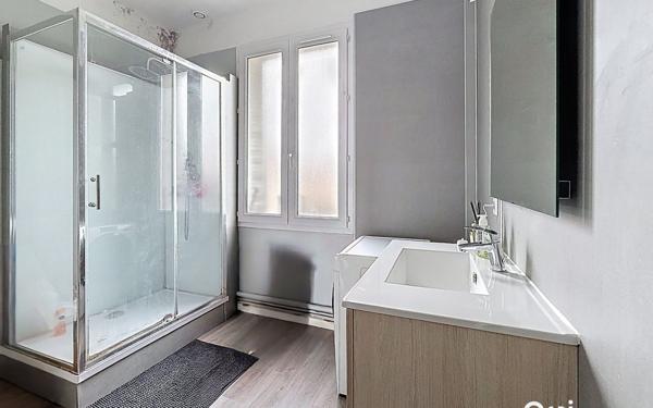 Appartement à vendre    8 pièces • 179 m2 Saint-Flour