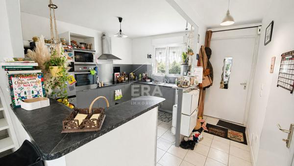 Charmante maison lumineuse 3 chambres avec jardin au calme à Saintes