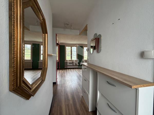 A vendre, maison 4 chambres avec garage & jardin, proche de toutes commodités.