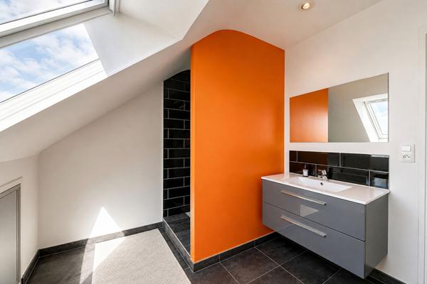 Maison Betton HYPER CENTRE /  PLUS DE 200 M² / REVENUS LOCATIFS /  TERRAIN 700 M²  / SOUS  SOL ET TRES GRAND GARAGE