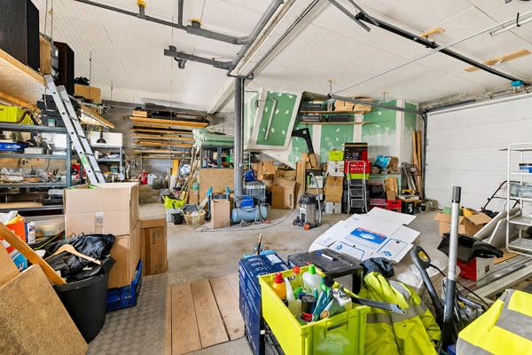 Maison Betton HYPER CENTRE /  PLUS DE 200 M² / REVENUS LOCATIFS /  TERRAIN 700 M²  / SOUS  SOL ET TRES GRAND GARAGE