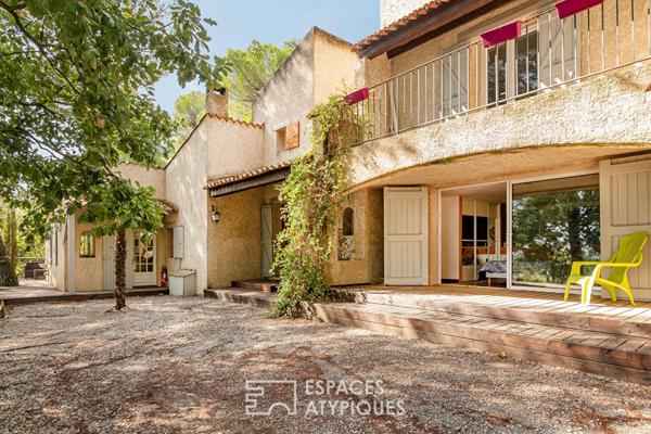 Villa avec vue imprenable et piscine, un oasis de tranquillité
