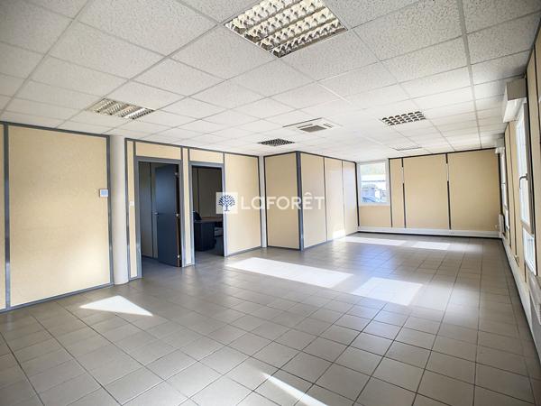 Location bureau près de Bourgoin-Jallieu - 4 pièce(s) - 100 m² - 1 550 € par mois