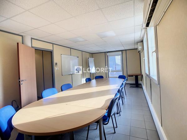 Location bureau près de Bourgoin-Jallieu - 4 pièce(s) - 100 m² - 1 550 € par mois