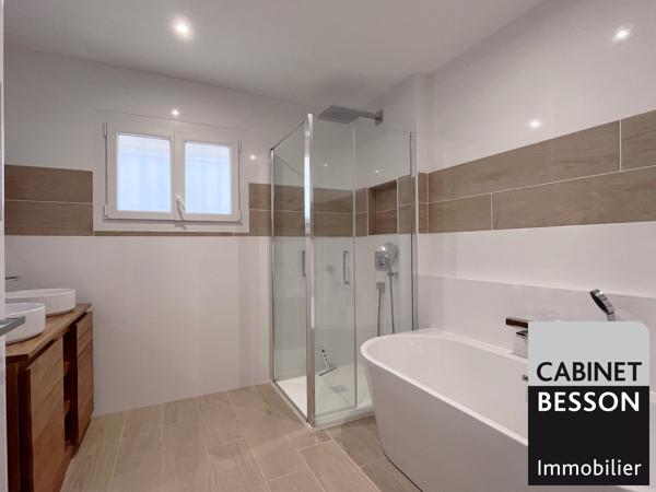 EYBENS limite POISAT - Belle maison de 169m² (242m² au sol) - 6P+C - Terrain de 816m² - Visite : Xavier MAGNIN 06 89 12 54 61
