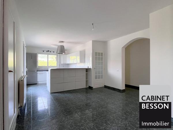 EYBENS limite POISAT - Belle maison de 169m² (242m² au sol) - 6P+C - Terrain de 816m² - Visite : Xavier MAGNIN 06 89 12 54 61