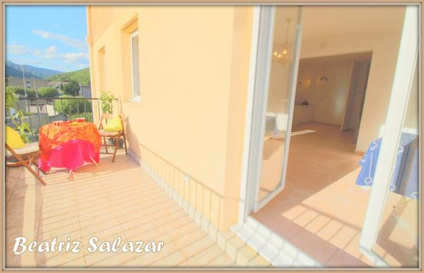 A 5 mn à pied du centre ville de Digne, bel appartement T3 de 66 m², calme et lumineux avec ascenseur, grande terrasse, parking privatif fermé ainsi qu’un parking collectif.