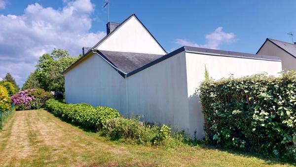 Maison 80 m² à rénover, avec 2 dépendances et joli terrain arboré, paysagé de 1 312 m². (visite virtuelle disponible)