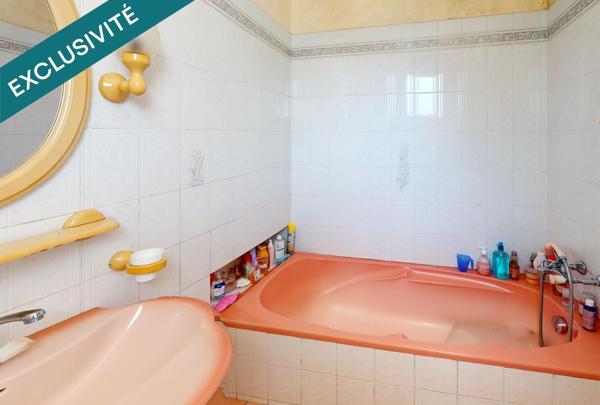 Maison 80 m² à rénover, avec 2 dépendances et joli terrain arboré, paysagé de 1 312 m². (visite virtuelle disponible)