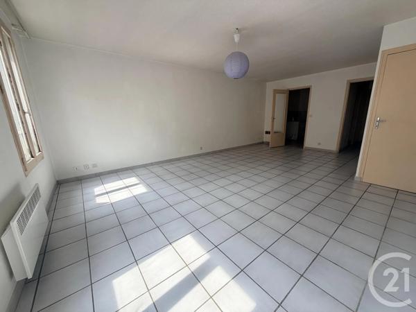 Appartement F3 à vendre  3 pièces - 75,60 m 2   VOIRON  - 38