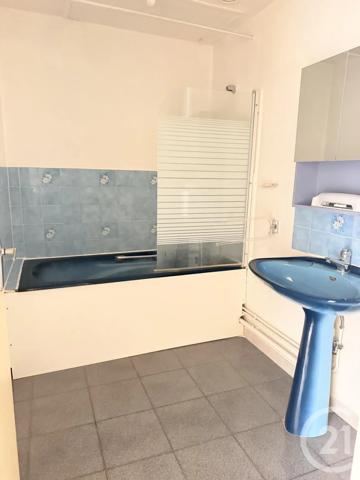 Appartement F3 à vendre  3 pièces - 75,60 m 2   VOIRON  - 38