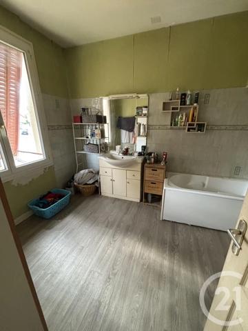 Maison à vendre  5 pièces - 124,12 m 2   MONTLUCON  - 03