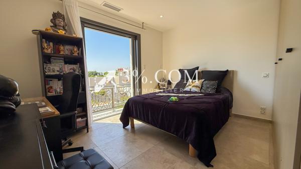 Villa 6 pièce(s) 4 chambre(s) 153 m²
