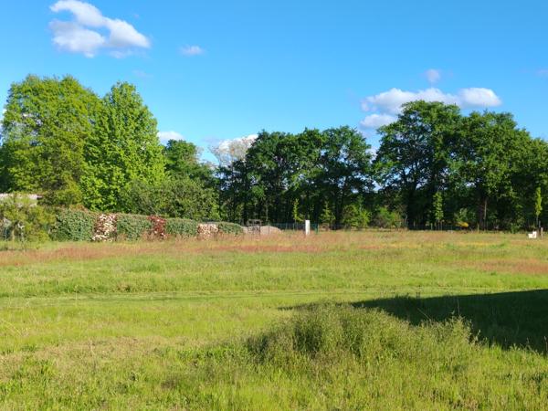 Terrain Hinx 500 m2 centre village proche voie verte