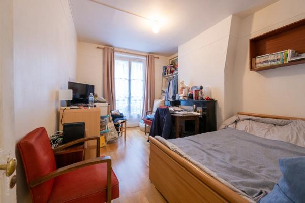 Quartier prestigieux de PARIS, grand studio à VENDRE