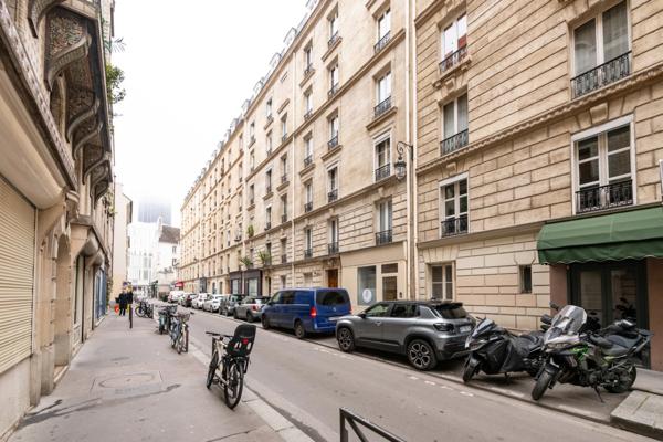 Quartier prestigieux de PARIS, grand studio à VENDRE