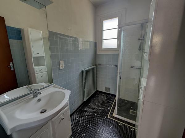 Villeneuve sur lot, maison de plain-pied 2 chambres avec jardin et dépendances