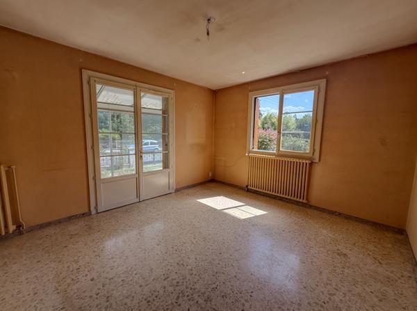 Villeneuve sur lot, maison de plain-pied 2 chambres avec jardin et dépendances
