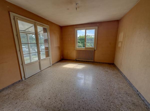 Villeneuve sur lot, maison de plain-pied 2 chambres avec jardin et dépendances