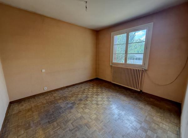 Villeneuve sur lot, maison de plain-pied 2 chambres avec jardin et dépendances