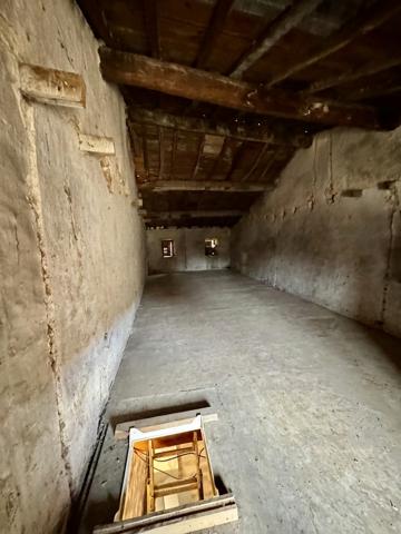 Local commercial de 166m² au centre de Blaye