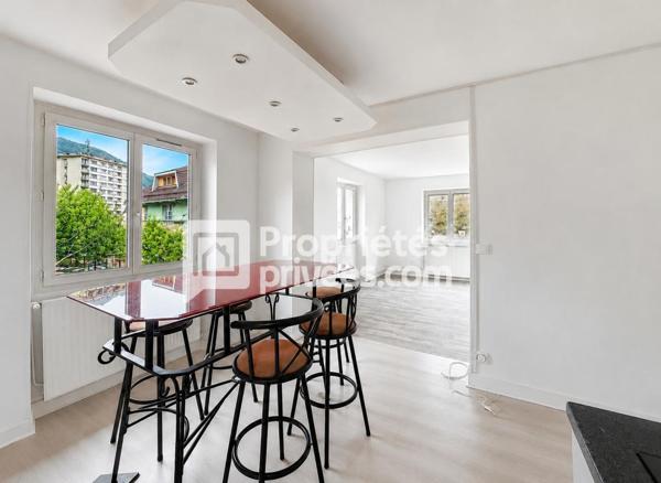 Maison 3 appartements Ugine 13 pièces  200 m2