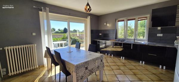 Maison avec local séparé pour bureaux ou appartement proche Montrevel en Bresse