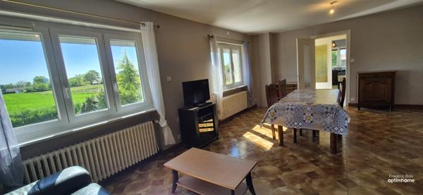 Maison avec local séparé pour bureaux ou appartement proche Montrevel en Bresse