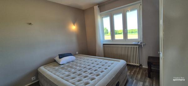 Maison avec local séparé pour bureaux ou appartement proche Montrevel en Bresse