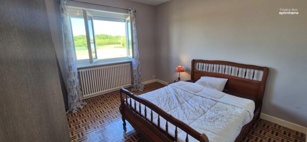 Maison avec local séparé pour bureaux ou appartement proche Montrevel en Bresse
