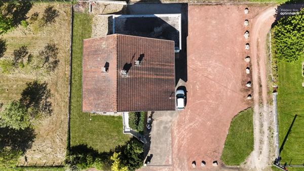 Maison avec local séparé pour bureaux ou appartement proche Montrevel en Bresse