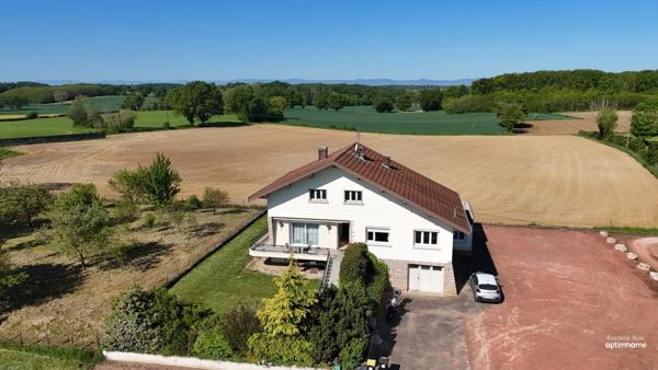 Maison avec local séparé pour bureaux ou appartement proche Montrevel en Bresse