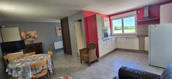 Maison avec local séparé pour bureaux ou appartement proche Montrevel en Bresse