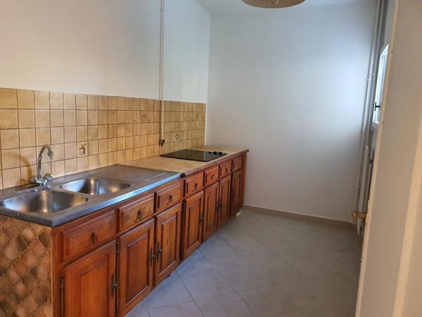 LES MARNIERES. Bel appartement lumineux avec jardin privatif