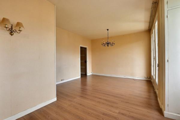 CHAMALIERES ,appartement à rénover avec balcon et garage
