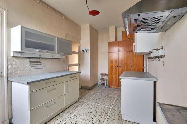 CHAMALIERES ,appartement à rénover avec balcon et garage