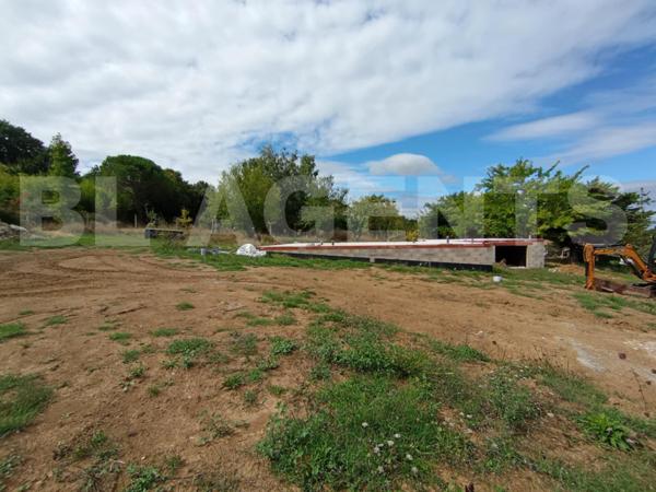 LAVAUR TERRAIN CONSTRUCTIBLE AVEC DALLE 