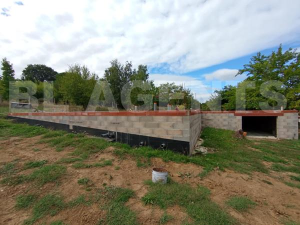 LAVAUR TERRAIN CONSTRUCTIBLE AVEC DALLE 